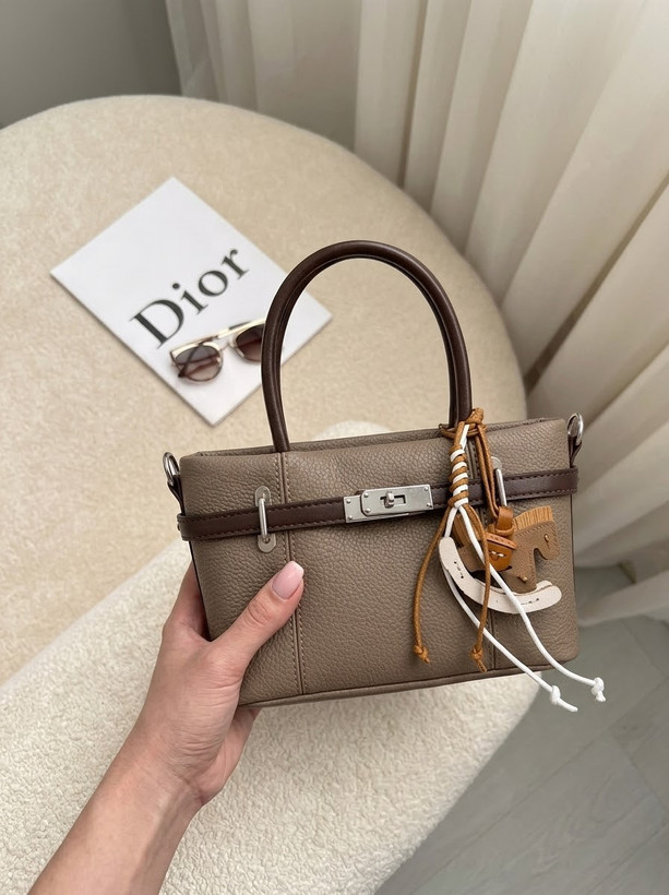 کیف دوشی دخترانه طرح سگکدارمدل هرمس